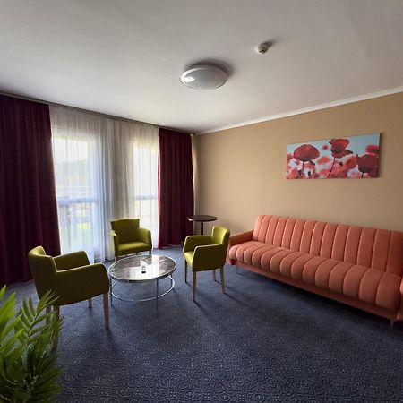 Hotel Aurora Miskolc Bagian luar foto
