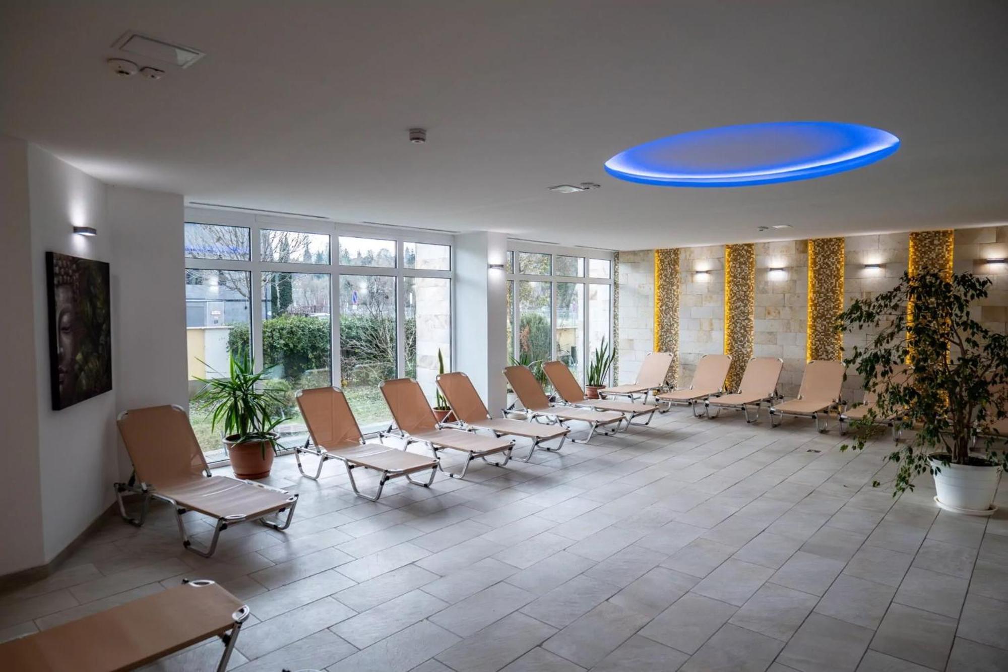 Hotel Aurora Miskolc Bagian luar foto
