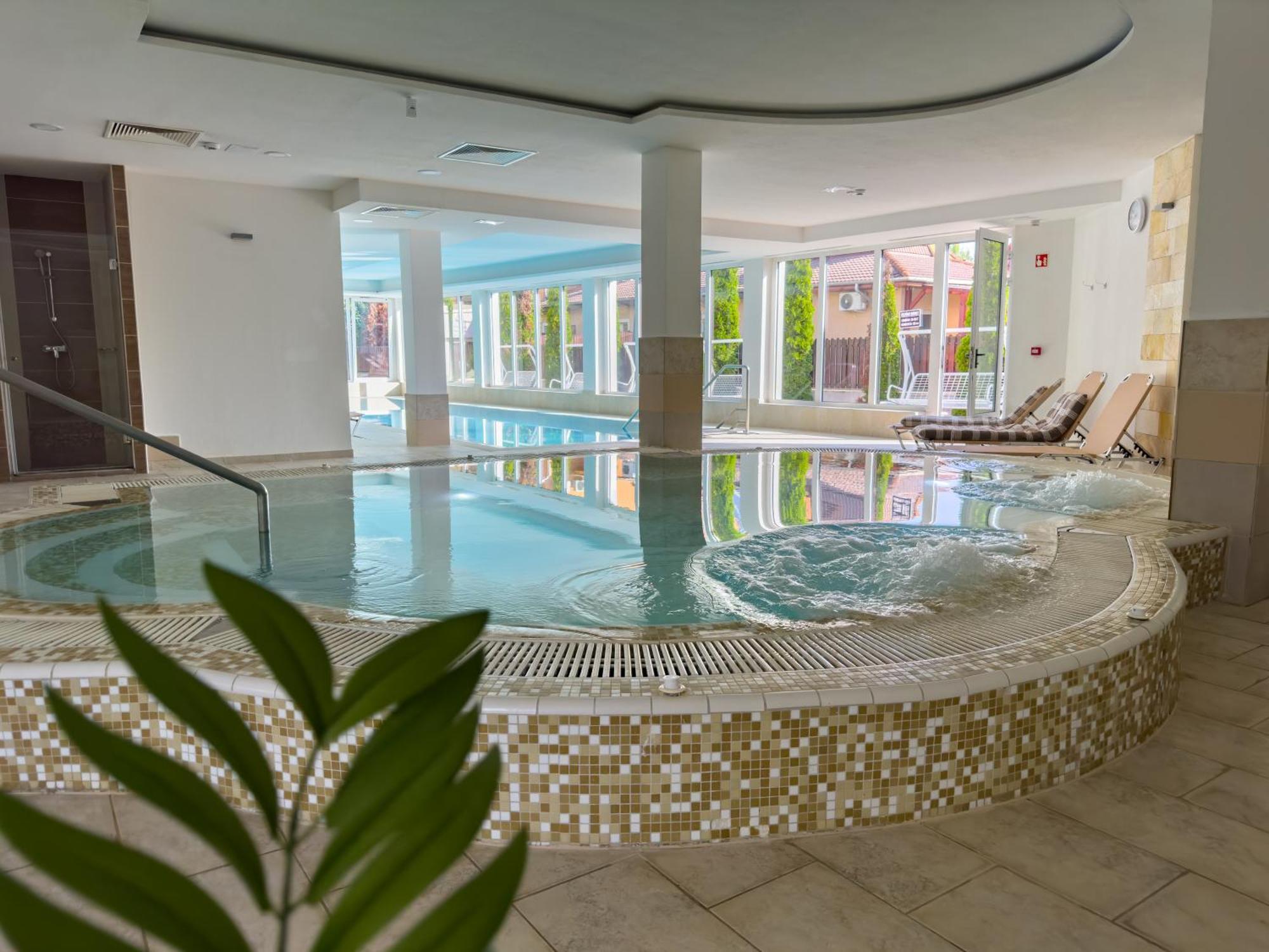 Hotel Aurora Miskolc Bagian luar foto