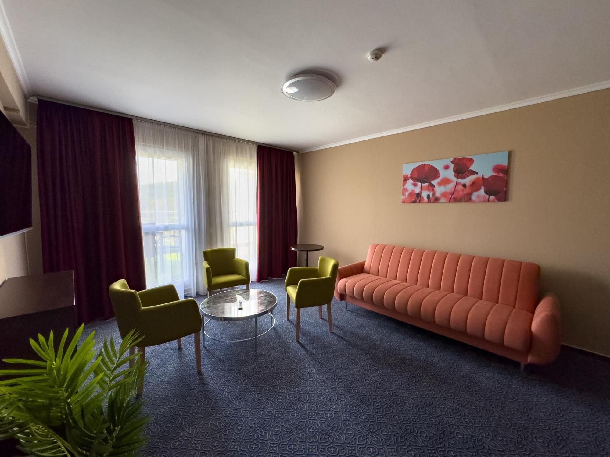 Hotel Aurora Miskolc Bagian luar foto