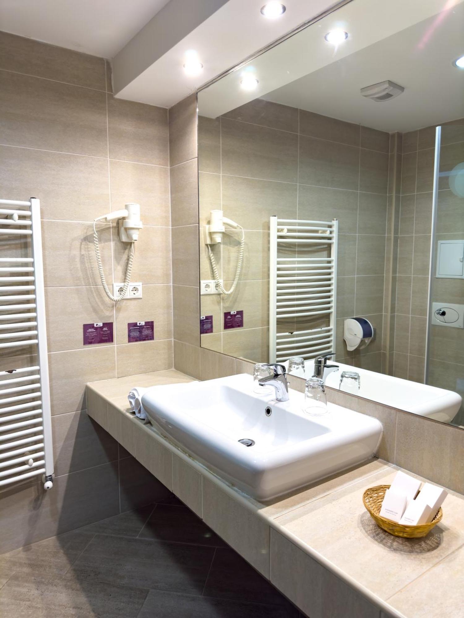 Hotel Aurora Miskolc Bagian luar foto