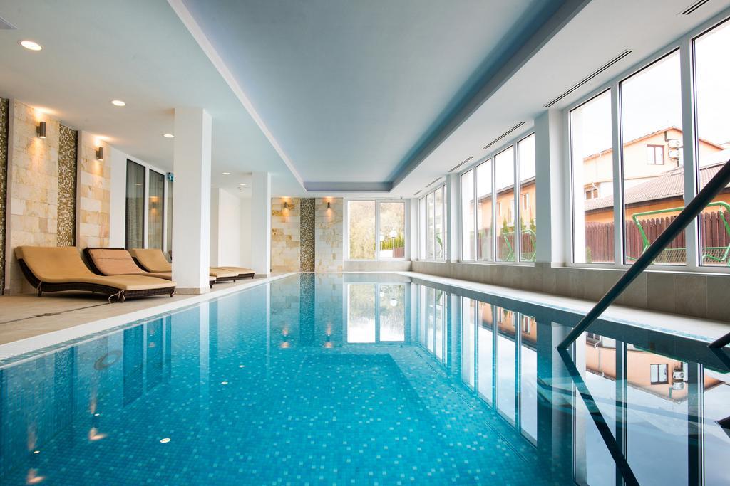 Hotel Aurora Miskolc Bagian luar foto
