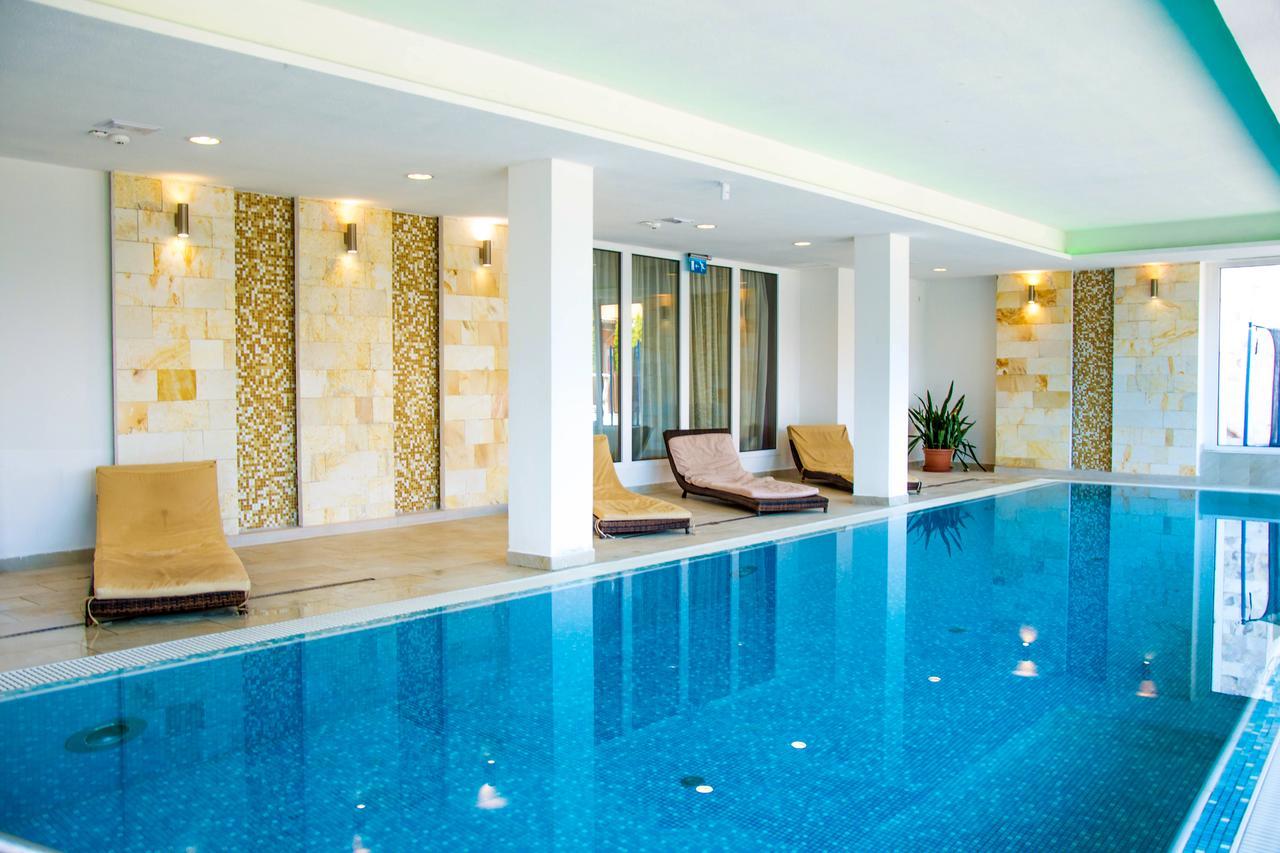 Hotel Aurora Miskolc Bagian luar foto